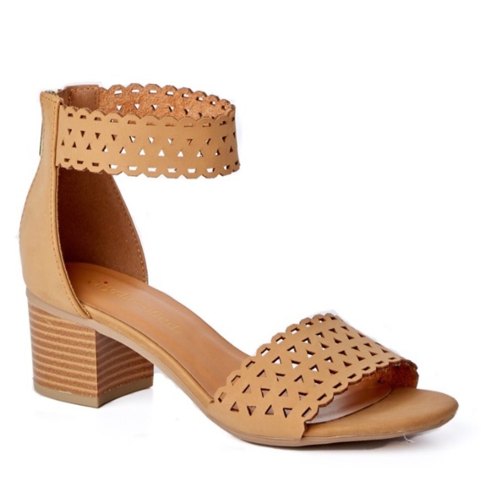 Tan Block Heel Sandals City Classified Size 6.5